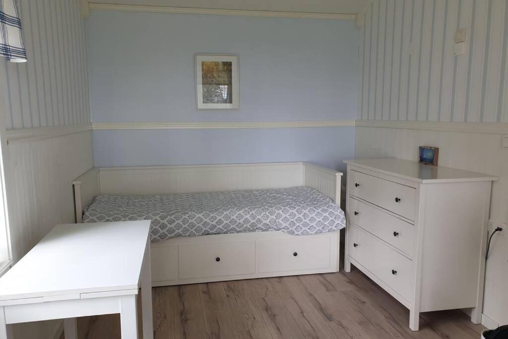 Gaeststuga I Vacker Natur, Bastu, Bubbelpool Sommartid Och Gratis Parkering Naera Ulricehamn Och Lassalyckan, Guesthouse With Nice View With Sauna And Free Parking Close To Dalsjoefors And Fishing Borås Kültér fotó