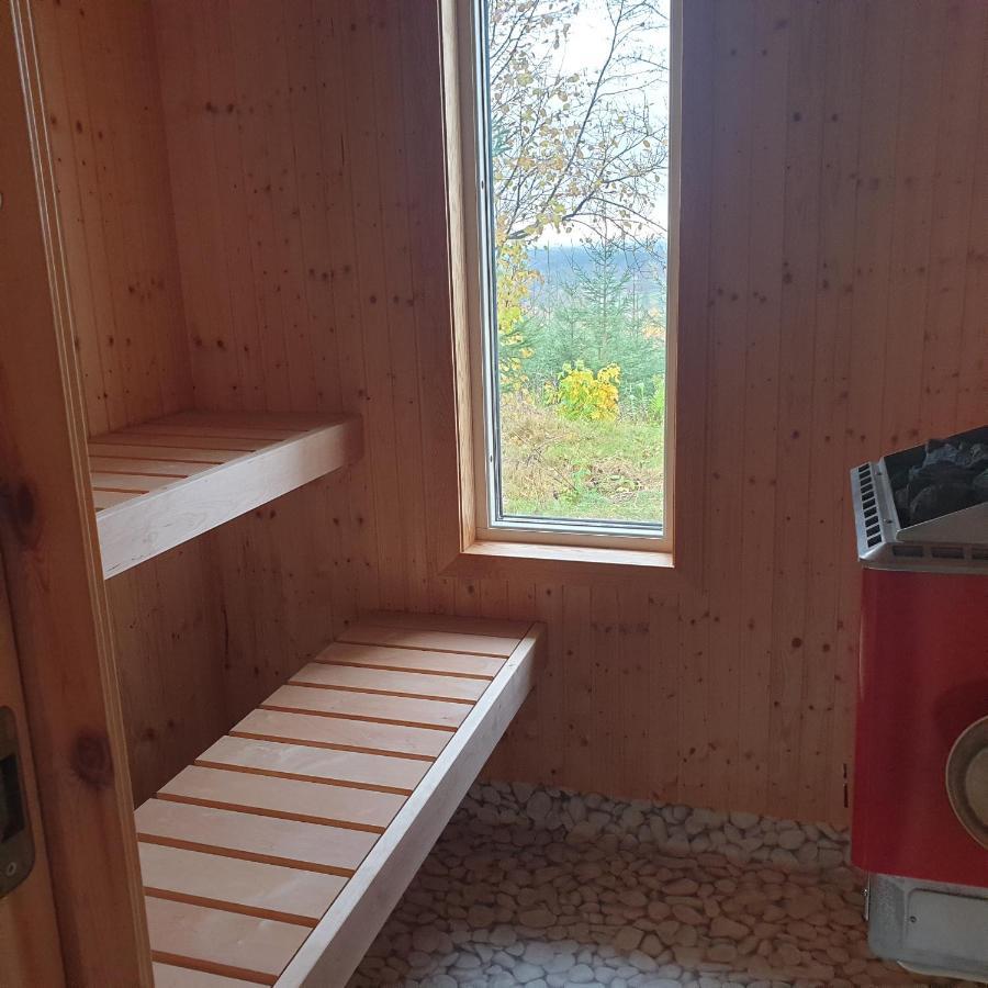 Gaeststuga I Vacker Natur, Bastu, Bubbelpool Sommartid Och Gratis Parkering Naera Ulricehamn Och Lassalyckan, Guesthouse With Nice View With Sauna And Free Parking Close To Dalsjoefors And Fishing Borås Kültér fotó